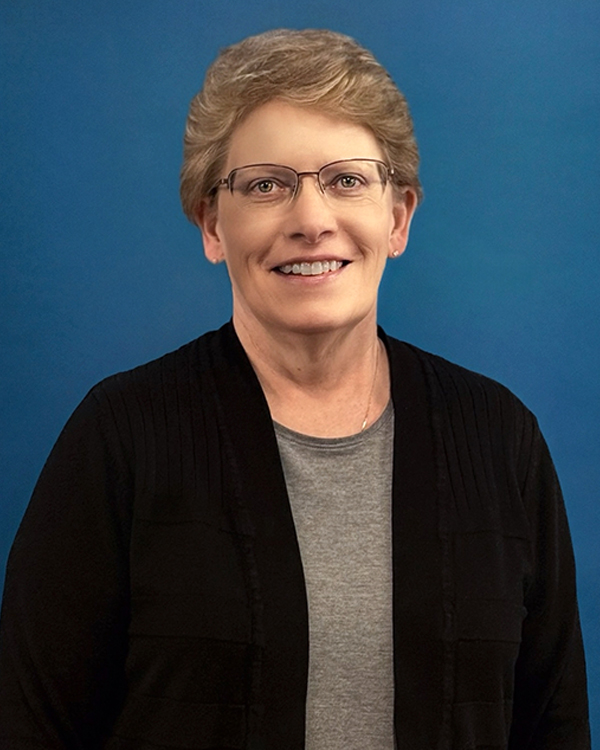 bio-Lezlie Hynes Lezlie Hynes